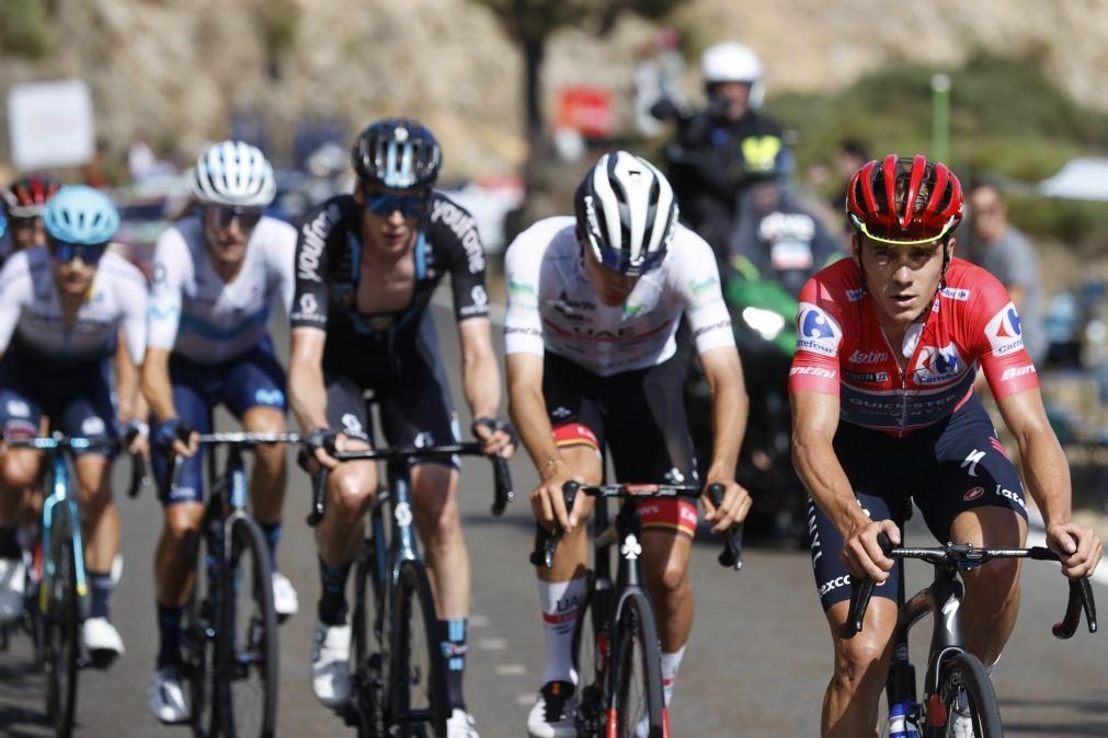 Evenepoel segura vitória em novo triunfo de Carapaz e na subida de Almeida na Vuelta