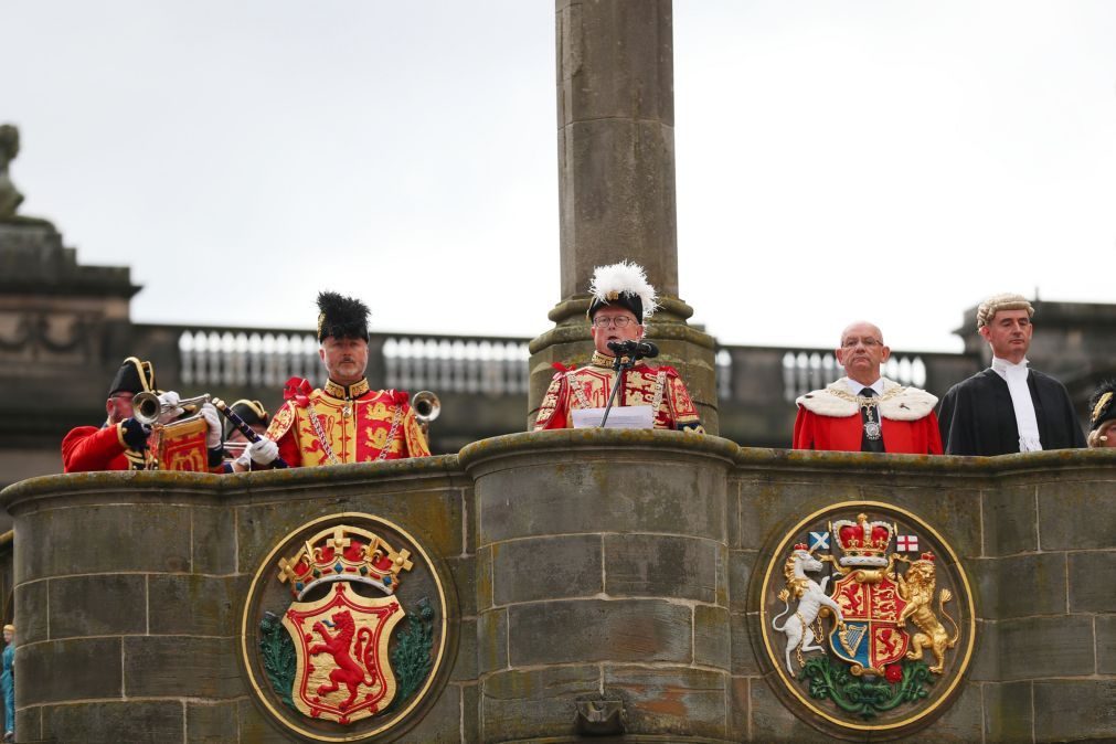 Proclamação de Carlos III repetida em Edimburgo