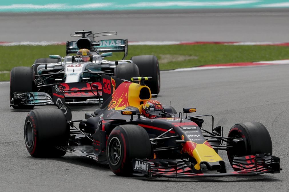 Verstappen vence GP da Malásia, Hamilton consolida liderança do Mundial