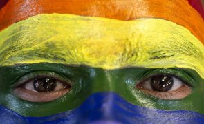 Tanzânia ameaça quem publique conteúdos a promover relações homossexuais