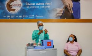 Covid-19: Mais de um terço dos cabo-verdianos adultos elegíveis tomou dose de reforço de vacinas