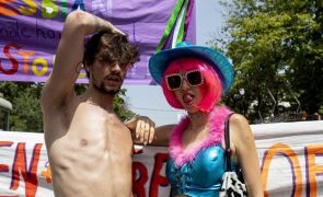 Polícia sérvia proíbe marcha EuroPride 2022 em Belgrado
