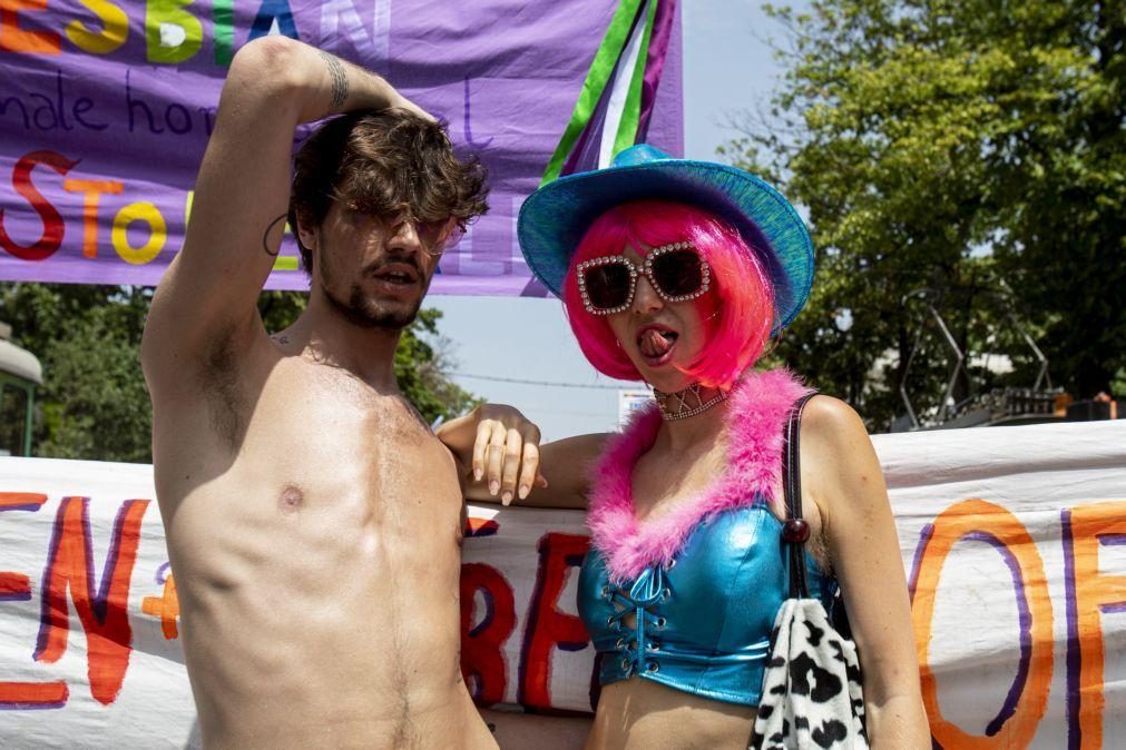 Polícia sérvia proíbe marcha EuroPride 2022 em Belgrado