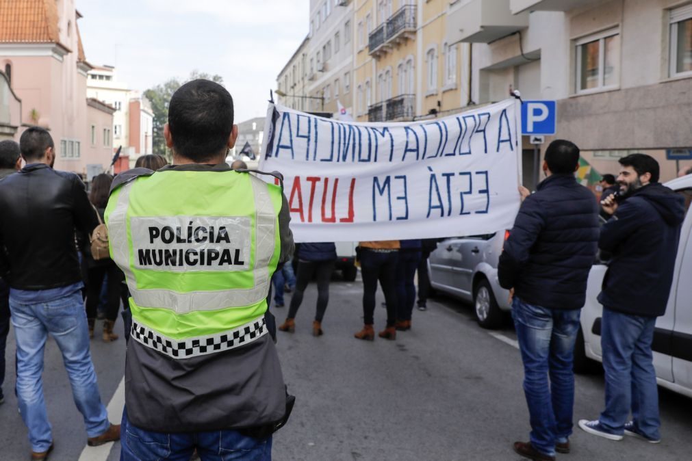 Polícias municipais em greve de 24 horas para reivindicar aumentos salariais