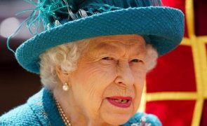 Isabel II - Filhos e netos acompanham corpo da rainha em cortejo até Westminster