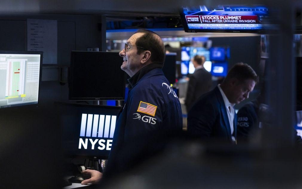 Wall Street segue hesitante no início da sessão