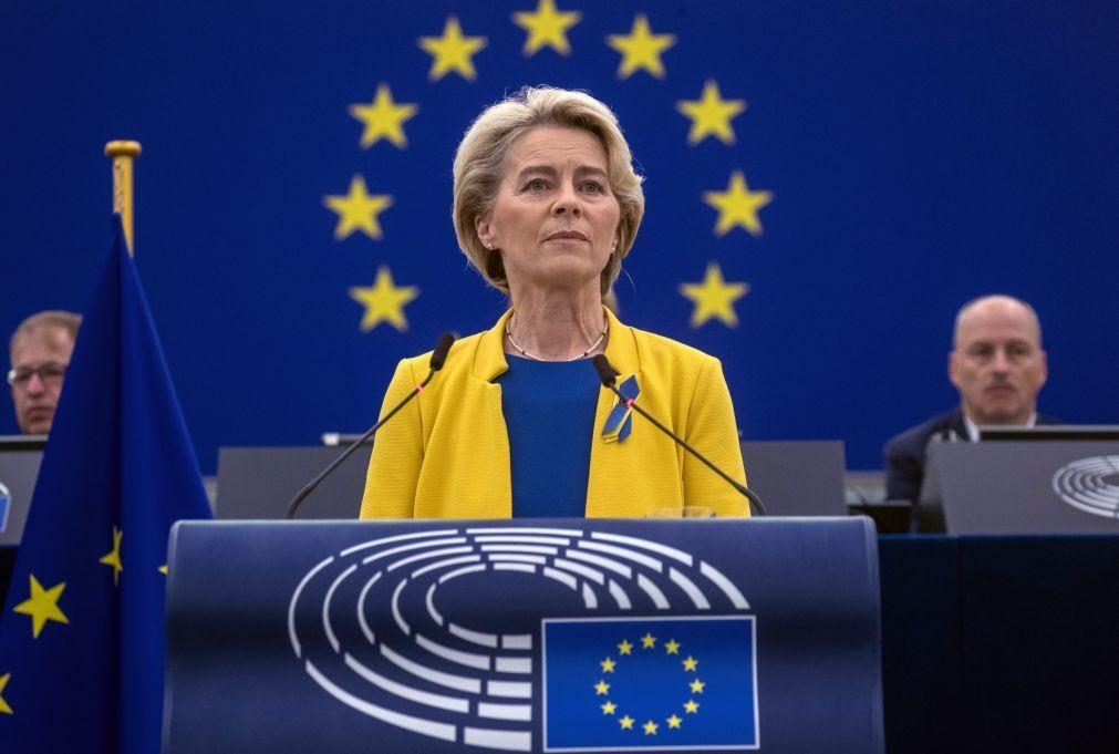 Von der Leyen promete que UE ajudará Kiev durante o tempo que for preciso