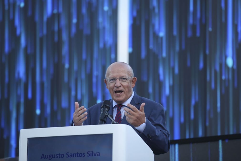Santos Silva diz que melhoria na saúde se deve não apenas ao SNS mas ao privado e social