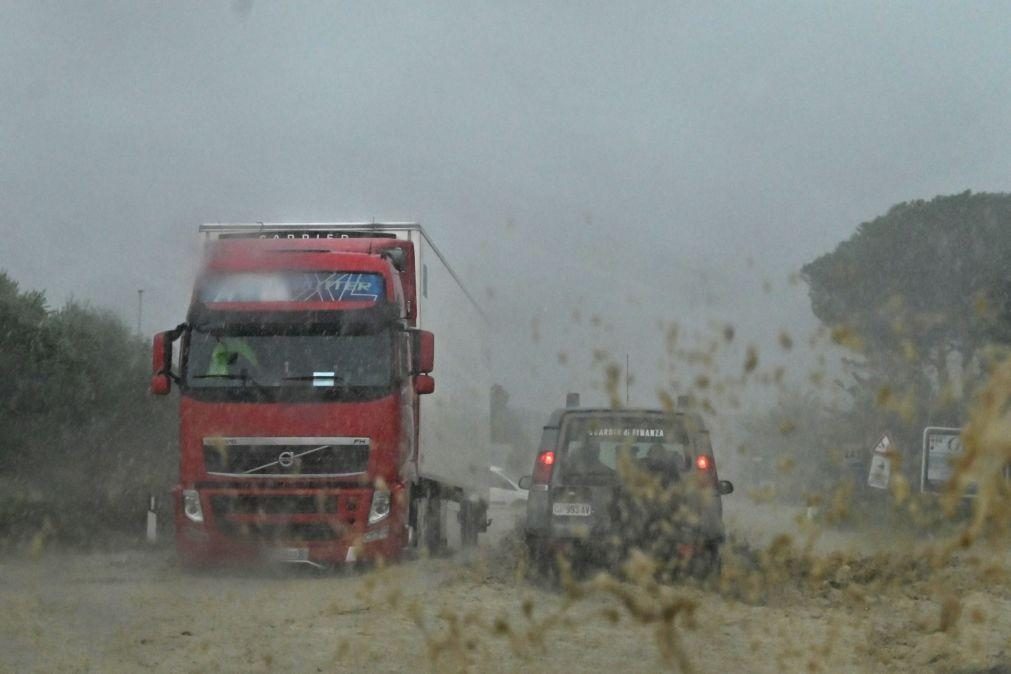 Tempestade em Itália causa pelo menos 7 mortos e 3 desaparecidos