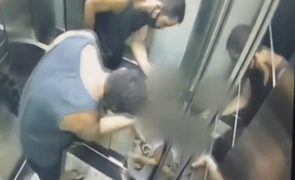 Homem esmurra e sufoca enteado de 4 anos em elevador [vídeo]