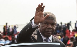 Presidente da República de Angola nomeou gabinete e manteve diretor
