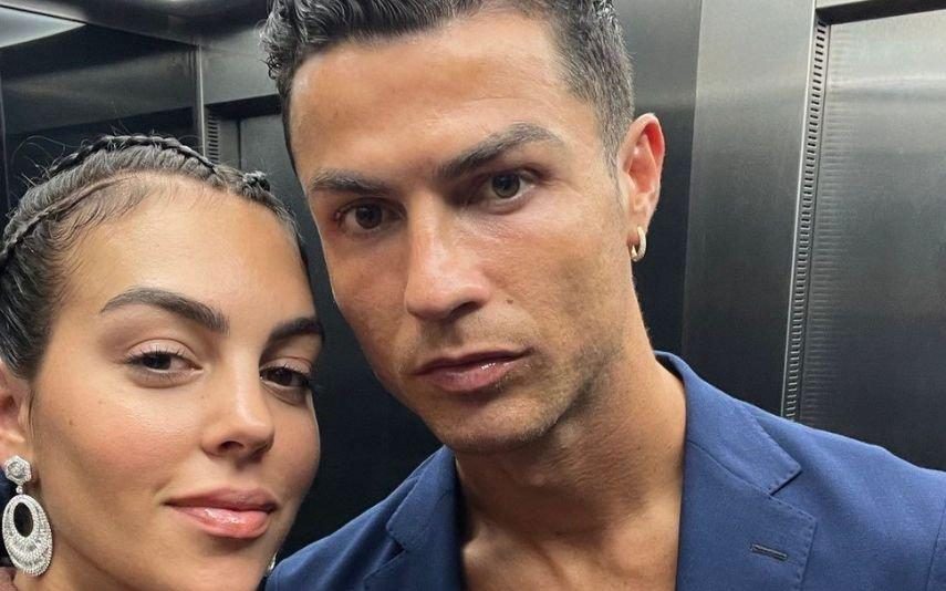 Cristiano Ronaldo faz homenagem a Georgina Rodríguez e aos filhos em campo