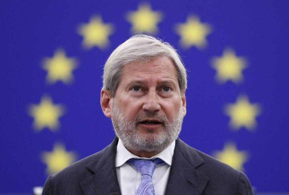 Hungria: Bruxelas propõe corte de 65% de fundos por violação de Estado de direito