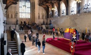 Isabel II: Rainha Isabel II vai ser sepultada em jazigo da família em Windsor