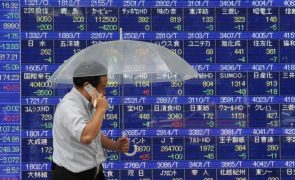 Bolsa de Tóquio fecha a perder 1,36%