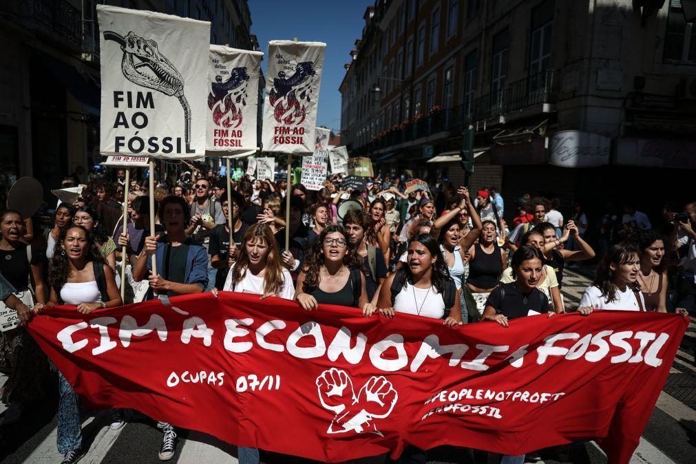 Manifestação de estudantes junta dezenas em Lisboa contra 