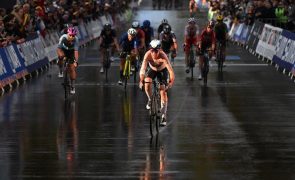 Neerlandesa Annemiek van Vleuten conquista título mundial de ciclismo de estrada