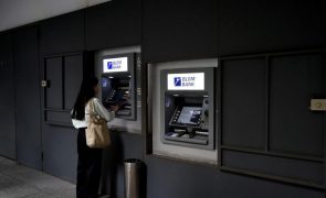 Bancos libaneses reabrem portas na segunda-feira só para serviços específicos
