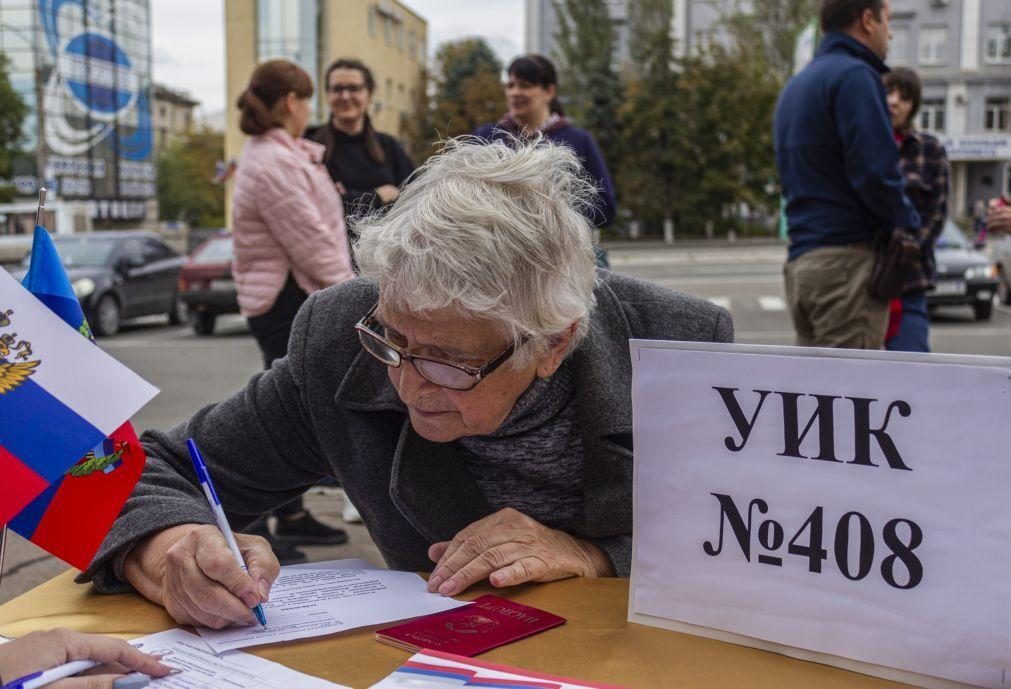 Residentes de Kherson denunciam irregularidades em referendo