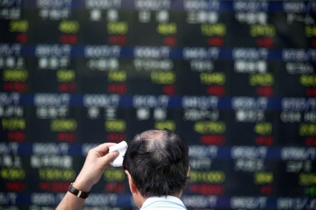Bolsa de Tóquio abre a ganhar 0,7%