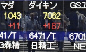 Bolsa de Tóquio fecha a ganhar 0,53%
