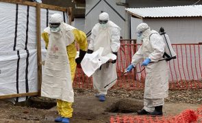 RDCongo anuncia fim de recente surto de Ébola mas alerta para novo surto no Uganda