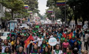 Mulheres venezuelanas marcharam para pedir despenalização do aborto