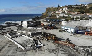 Cais sul do porto comercial das Lajes das Flores operacional a 14 de outubro -- Governo dos Açores