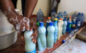 Setor privado moçambicano defende um IVA especial para açúcar, óleo e sabão
