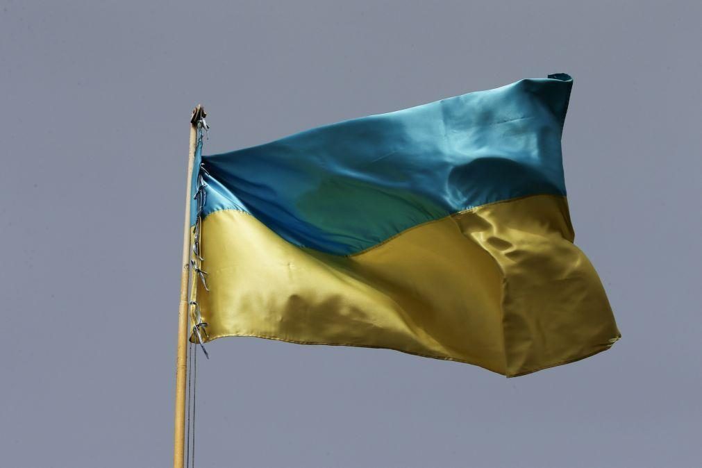 Encontrados 20 civis mortos a tiro dentro dos carros no nordeste da Ucrânia