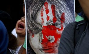 Milhares de manifestantes denunciaram repressão violenta sobre ativistas no Irão