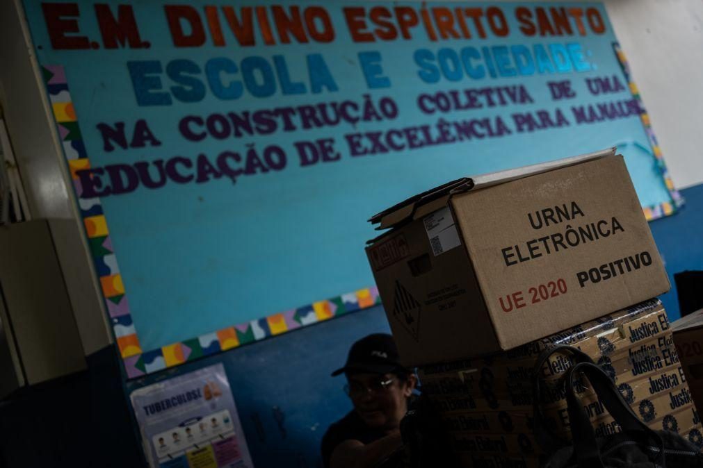 Brasileiros votam hoje na primeira volta das presidenciais