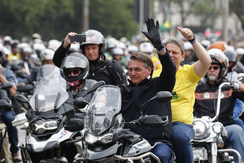 Primeiros números oficiais dão vitória Bolsonaro sem maioria absoluta