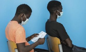 Governo da Guiné-Bissau reintegra mais de 2.800 professores