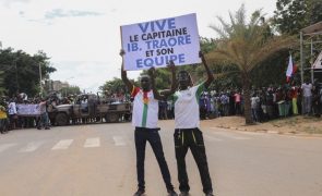Capitão Ibrahim Traoré oficialmente nomeado Presidente do Burkina Faso