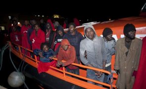 Cerca de 350 migrantes resgatados nas últimas horas na costa espanhola
