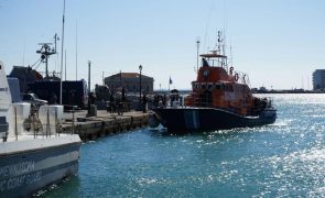 Pelo menos 22 mortos em dois naufrágios ao largo de ilhas gregas