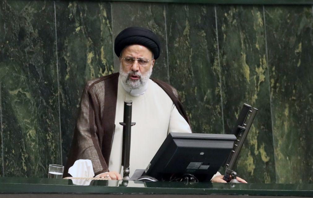 Presidente iraniano confiante de que estudantes não irão servir interesses do inimigo