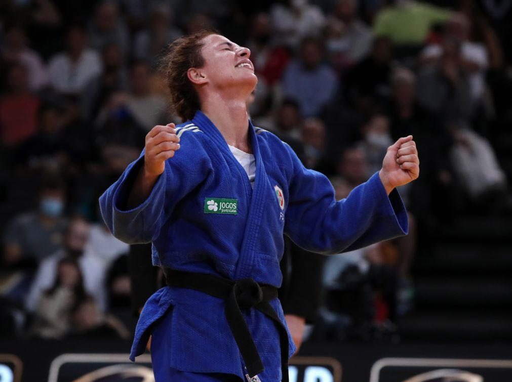 Bárbara Timo conquista medalha de bronze nos Mundiais de judo