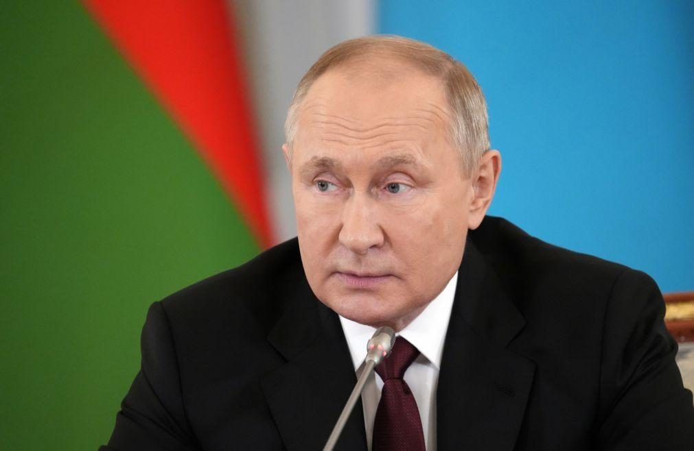 Putin reúne-se com Conselho de Segurança na segunda-feira