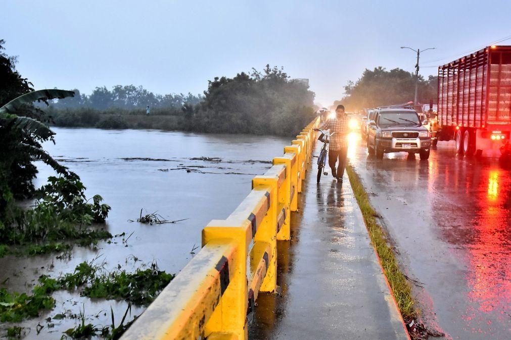 Pelo menos três mortos nas Honduras à passagem da tempestade tropical Júlia
