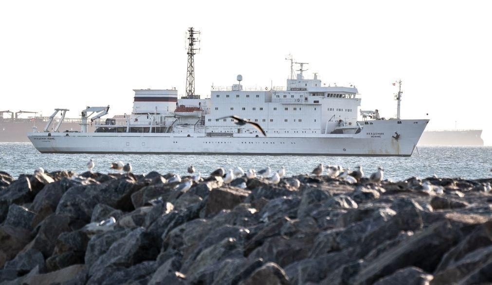 Forças Armadas acompanham passagem de navio científico russo por águas portuguesas