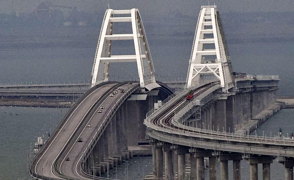 Líder da Crimeia prevê que reparação da ponte demorará 
