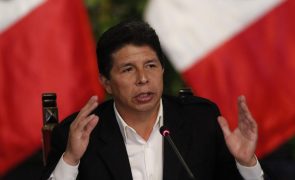 Presidente do Peru alvo de denúncia de corrupção nega que vá sair do país