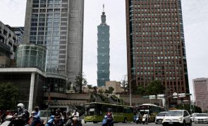 Covid-19: Taiwan reabre fronteiras sem impor quarentena