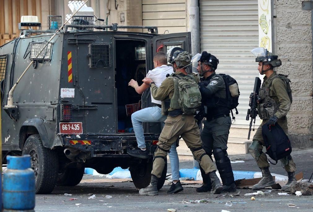 Mais de 20 palestinianos detidos por Israel após confrontos em Jerusalém oriental