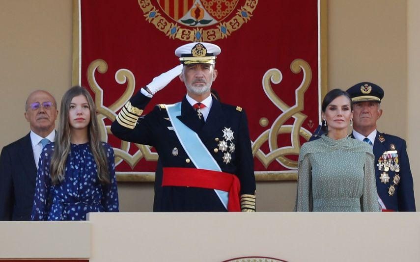 Infanta Sofía rouba atenções no Dia da Hispanidade com look coordenado com Letizia