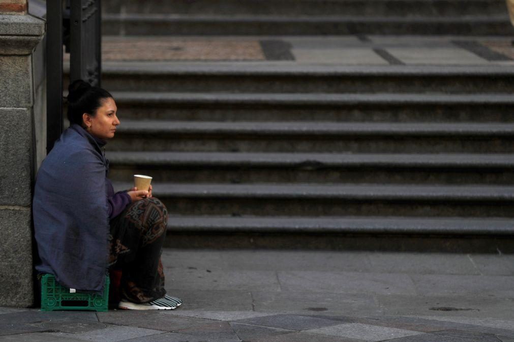 Pandemia fez mais 319 mil pobres em Espanha