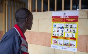 Uganda afirma que o surto de Ébola ainda não atingiu a capital Kampala