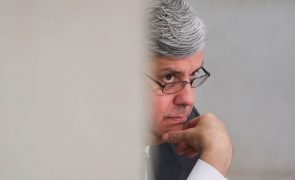 Governador do Banco de Portugal preocupado com desaceleração do investimento